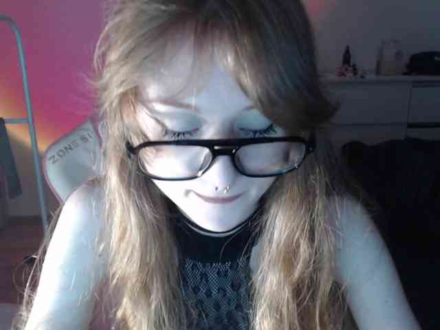 mnepohuyy webcam