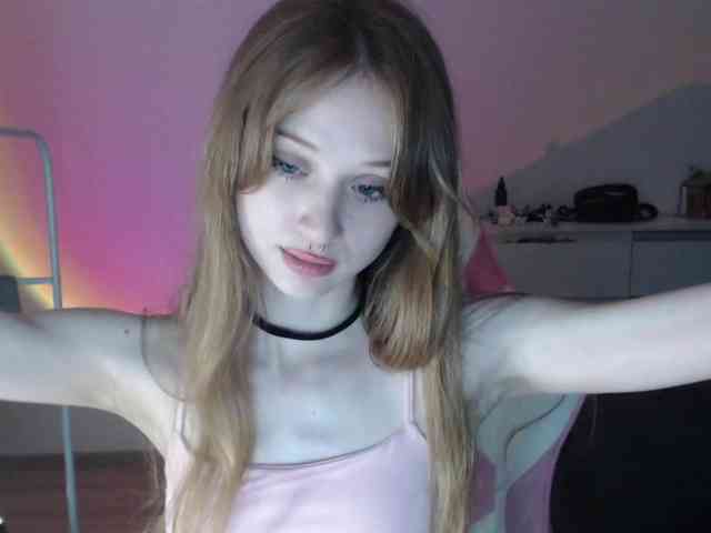 mnepohuyy Live Webcam on BongaCams