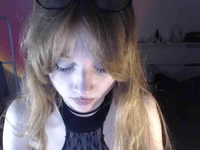 mnepohuyy webcam