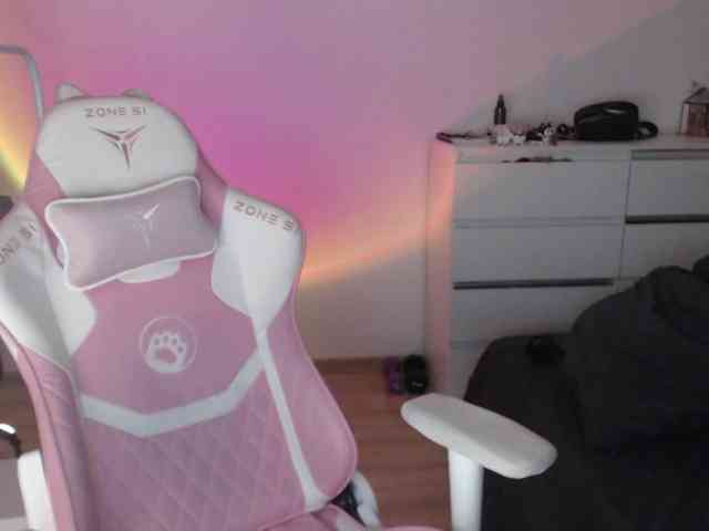mnepohuyy webcam