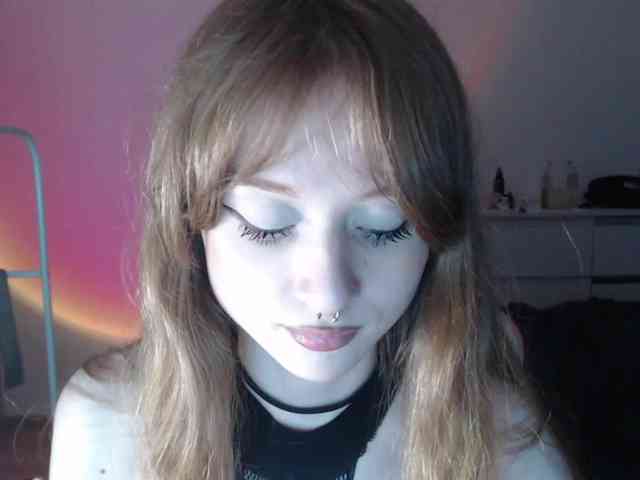 mnepohuyy webcam