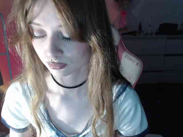 mnepohuyy webcam