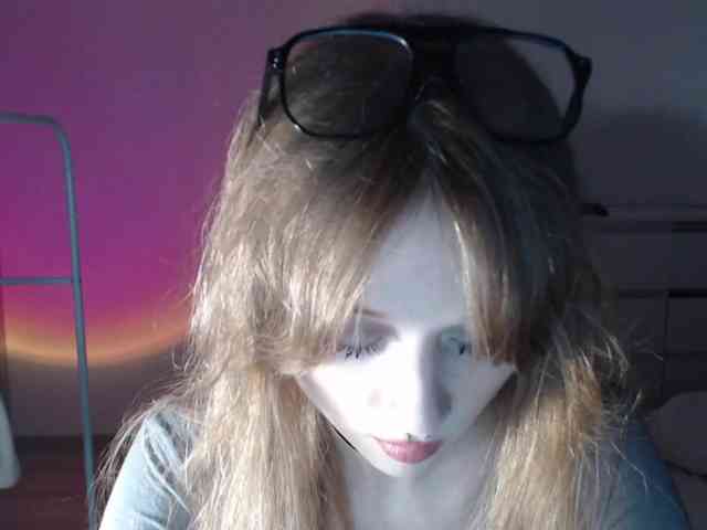 mnepohuyy webcam