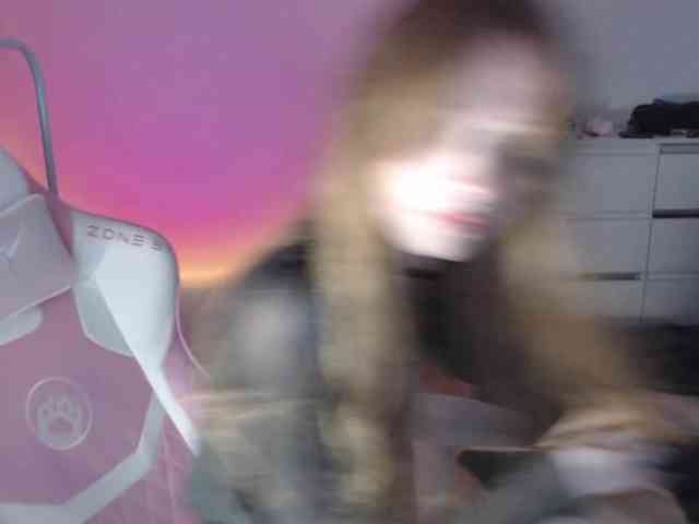 mnepohuyy webcam