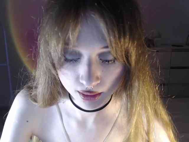 mnepohuyy webcam