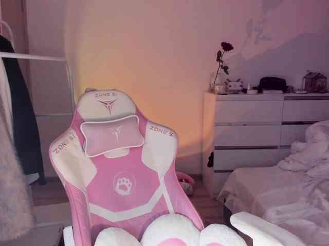 mnepohuyy webcam