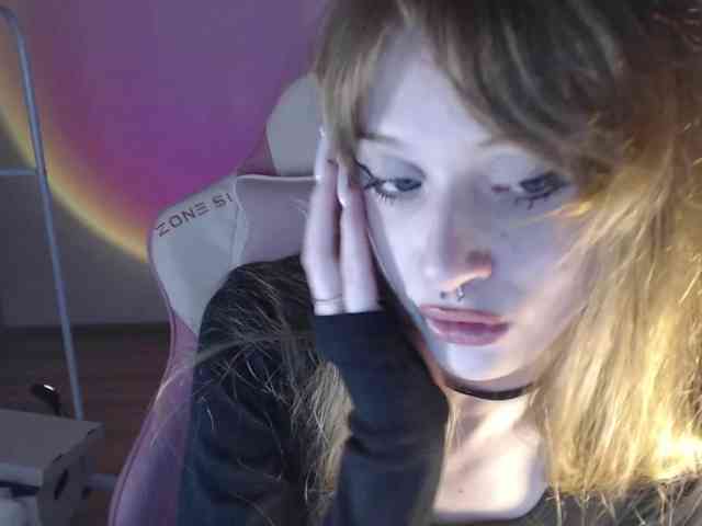 mnepohuyy webcam