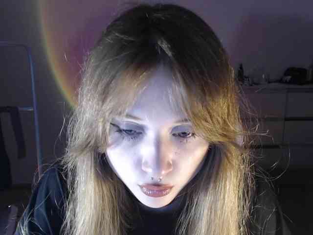 mnepohuyy webcam
