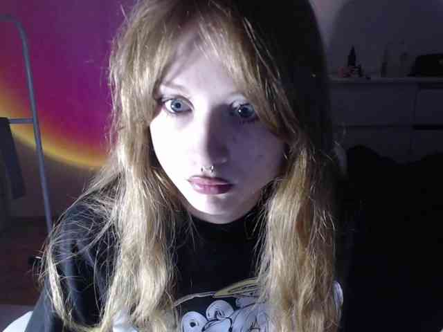 mnepohuyy webcam