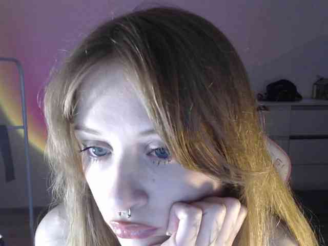 mnepohuyy webcam
