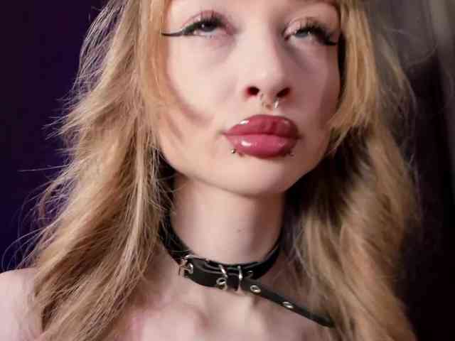 mnepohuyy Live Webcam on BongaCams