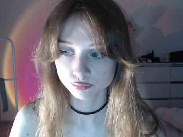 mnepohuyy webcam
