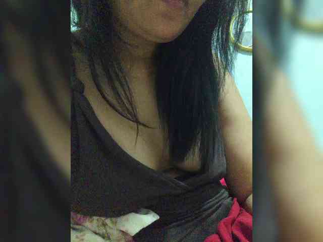 revive02 Live Webcam on BongaCams