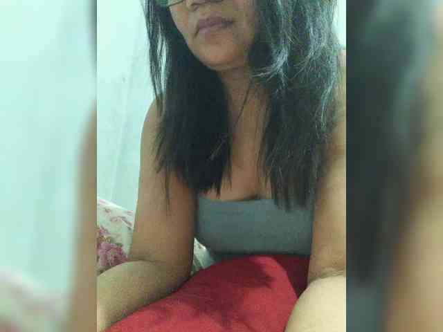 revive02 Live Webcam on BongaCams