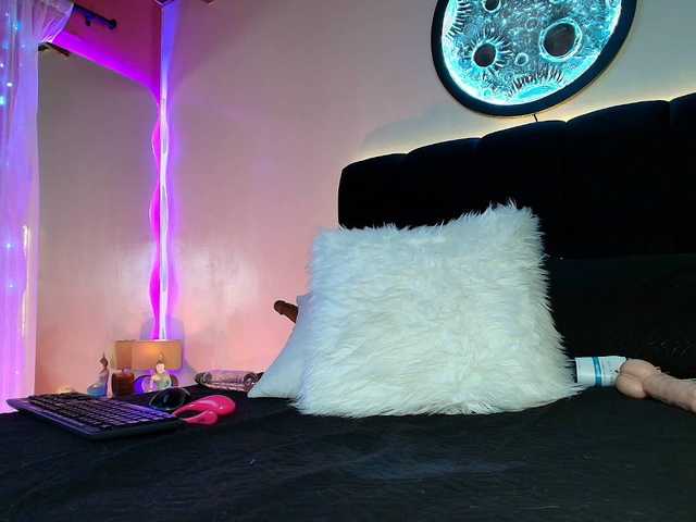 rayne-lor's BongaCams show and profile