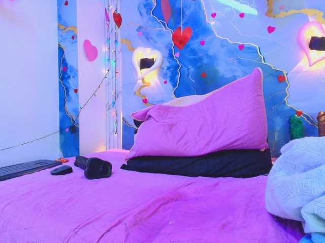 rayne-lor's BongaCams show and profile