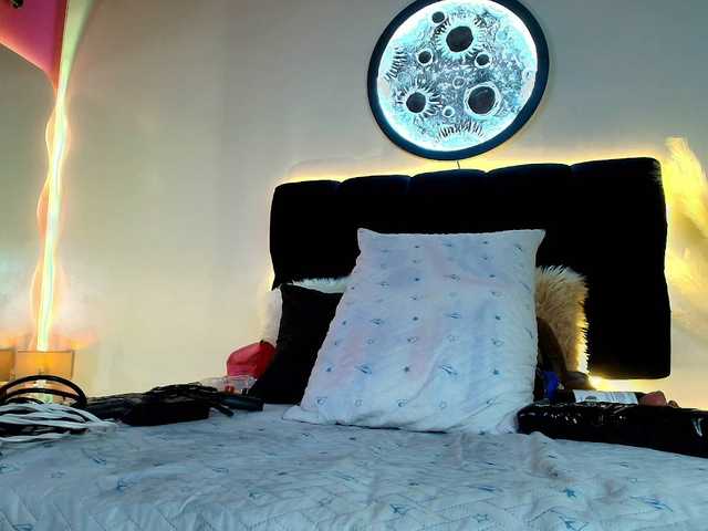 rayne-lor's BongaCams show and profile