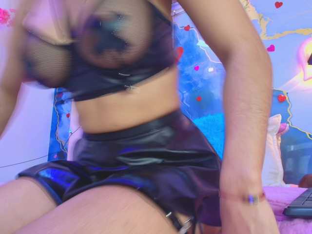 rayne-lor's BongaCams show and profile