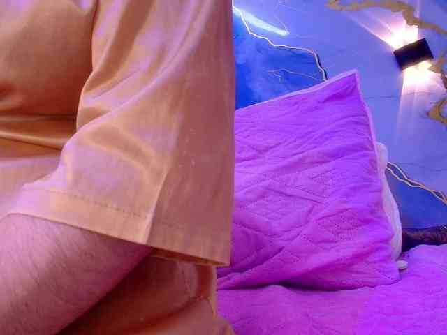 rayne-lor Live Webcam on BongaCams