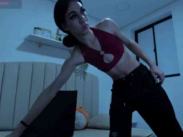 Mia-Thompson-1 Live Webcam on BongaCams