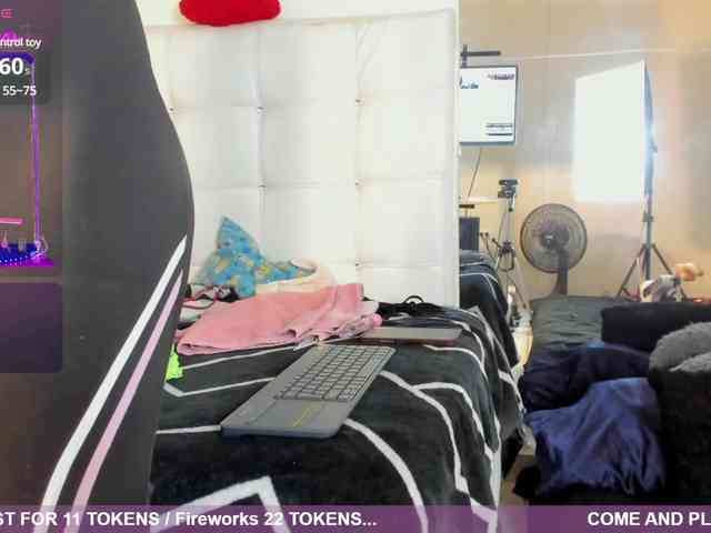 Caryn-Logan webcam