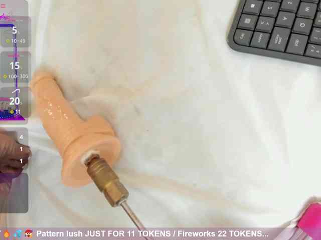 Caryn-Logan webcam