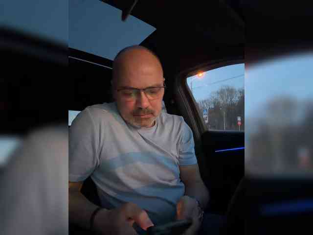 ChelovekChel Live Webcam on BongaCams