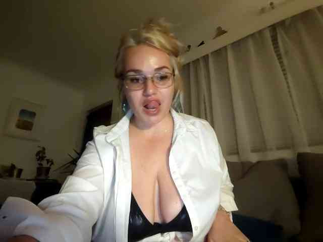 ThatSinfulMia webcam