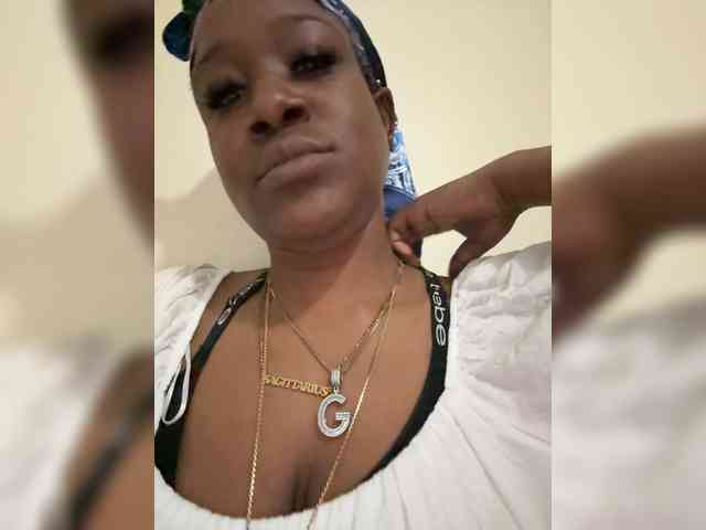 PrettyDoubleG webcam