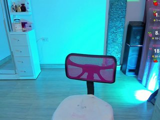 Brunette-Of-Your-Dreams Porn Show