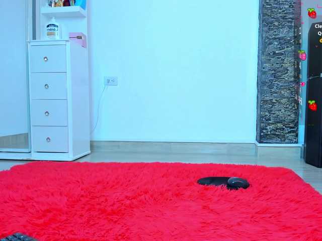 Brunette-Of-Your-Dreams's BongaCams show and profile