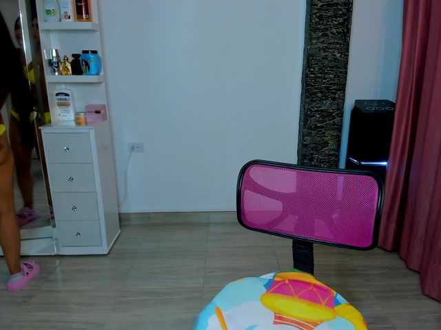 Brunette-Of-Your-Dreams's BongaCams show and profile