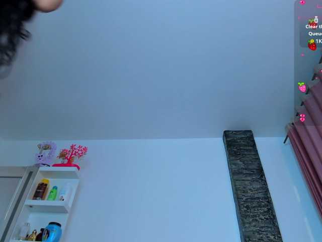 Brunette-Of-Your-Dreams's BongaCams show and profile