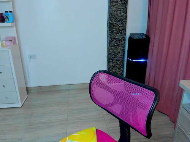 Brunette-Of-Your-Dreams