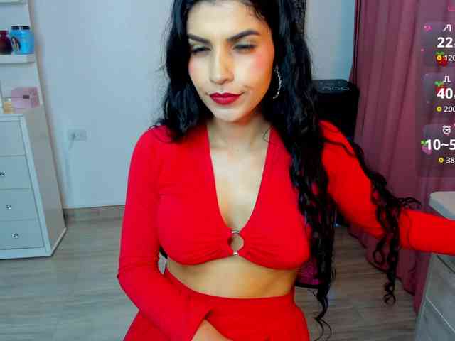 Brunette-Of-Your-Dreams webcam