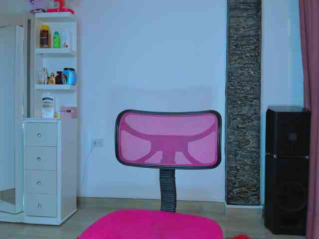 Brunette-Of-Your-Dreams