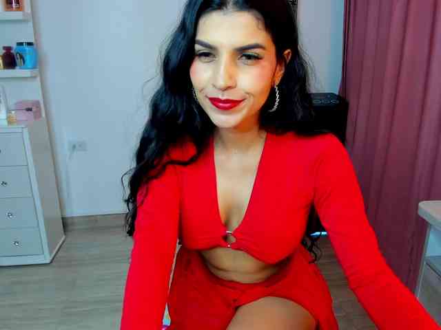 Brunette-Of-Your-Dreams webcam