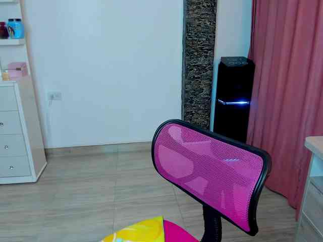 Brunette-Of-Your-Dreams