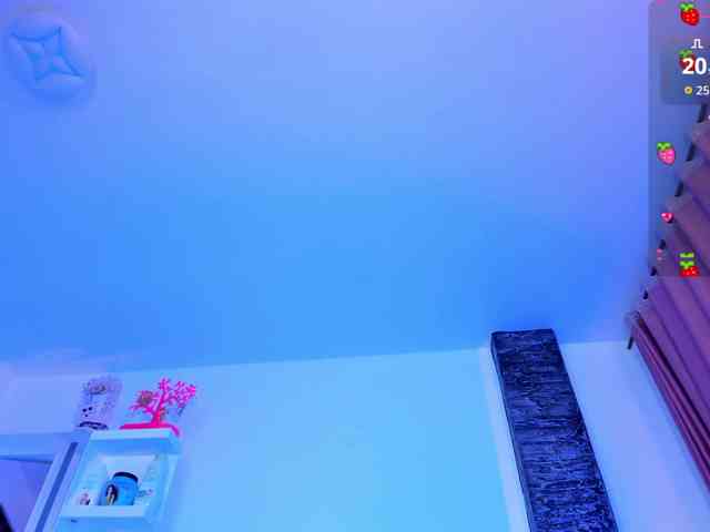 Brunette-Of-Your-Dreams webcam