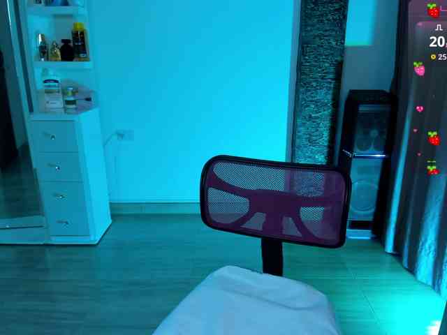 Brunette-Of-Your-Dreams