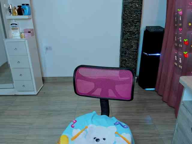 Brunette-Of-Your-Dreams