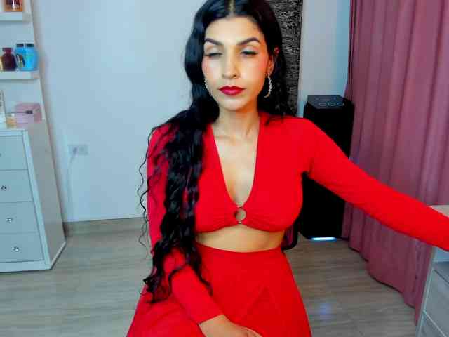 Brunette-Of-Your-Dreams webcam