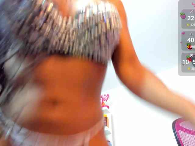 Brunette-Of-Your-Dreams webcam