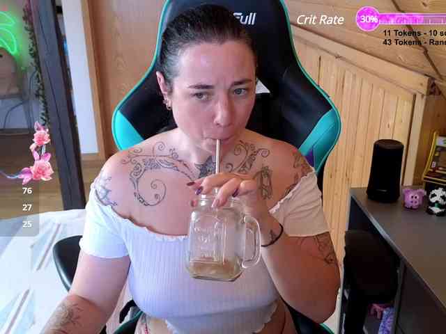 Lunaticminx- webcam