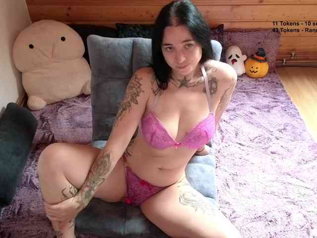 Lunaticminx- webcam