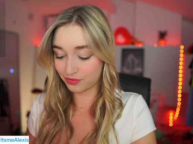 AlexisTexas18 webcam