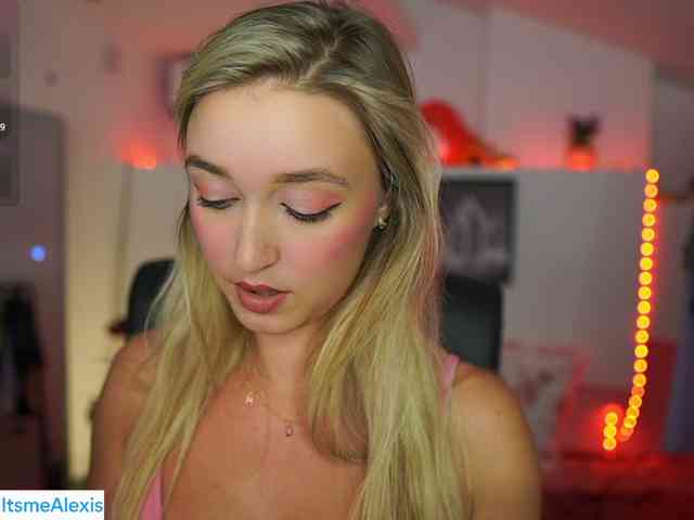 AlexisTexas18 webcam