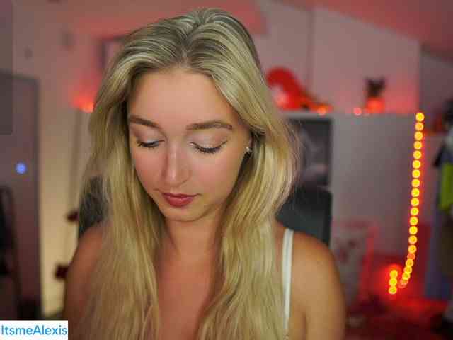 AlexisTexas18 webcam