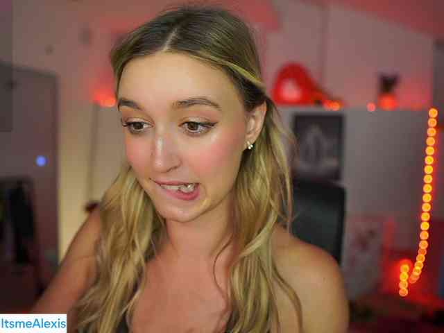 AlexisTexas18 webcam