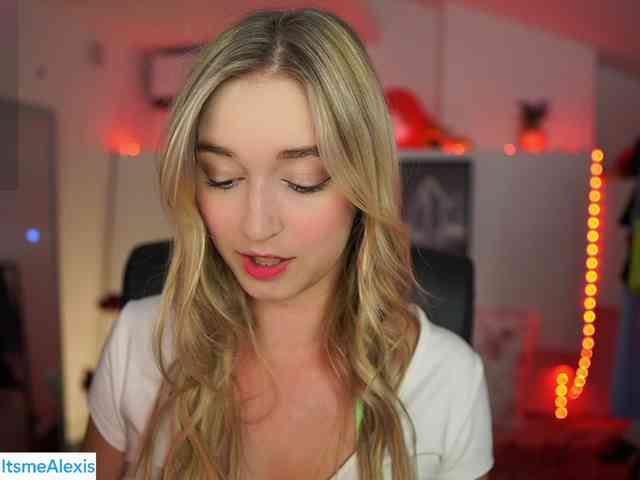 AlexisTexas18 webcam